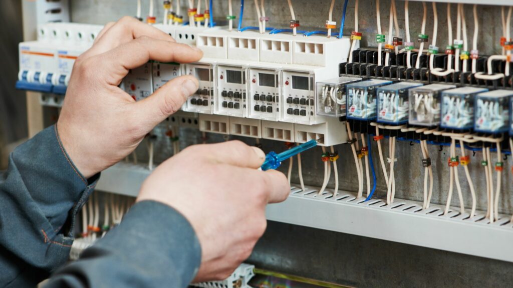 on Site engineer and electritian